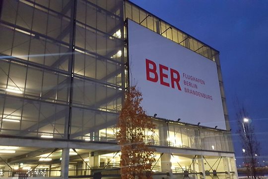 Parken Flughafen Berlin Brandenburg