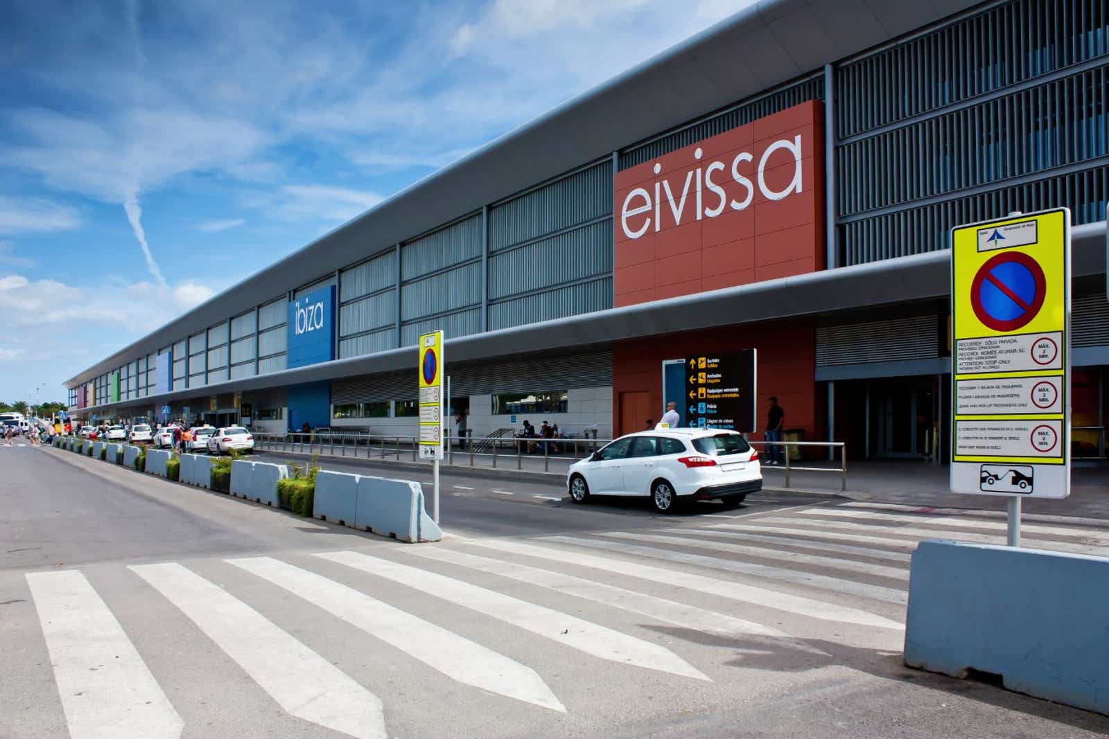 ibiza-airport-parking-parkvia