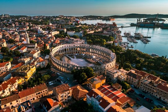 Pula Airport Parking