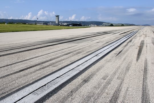 Split Airport Parking