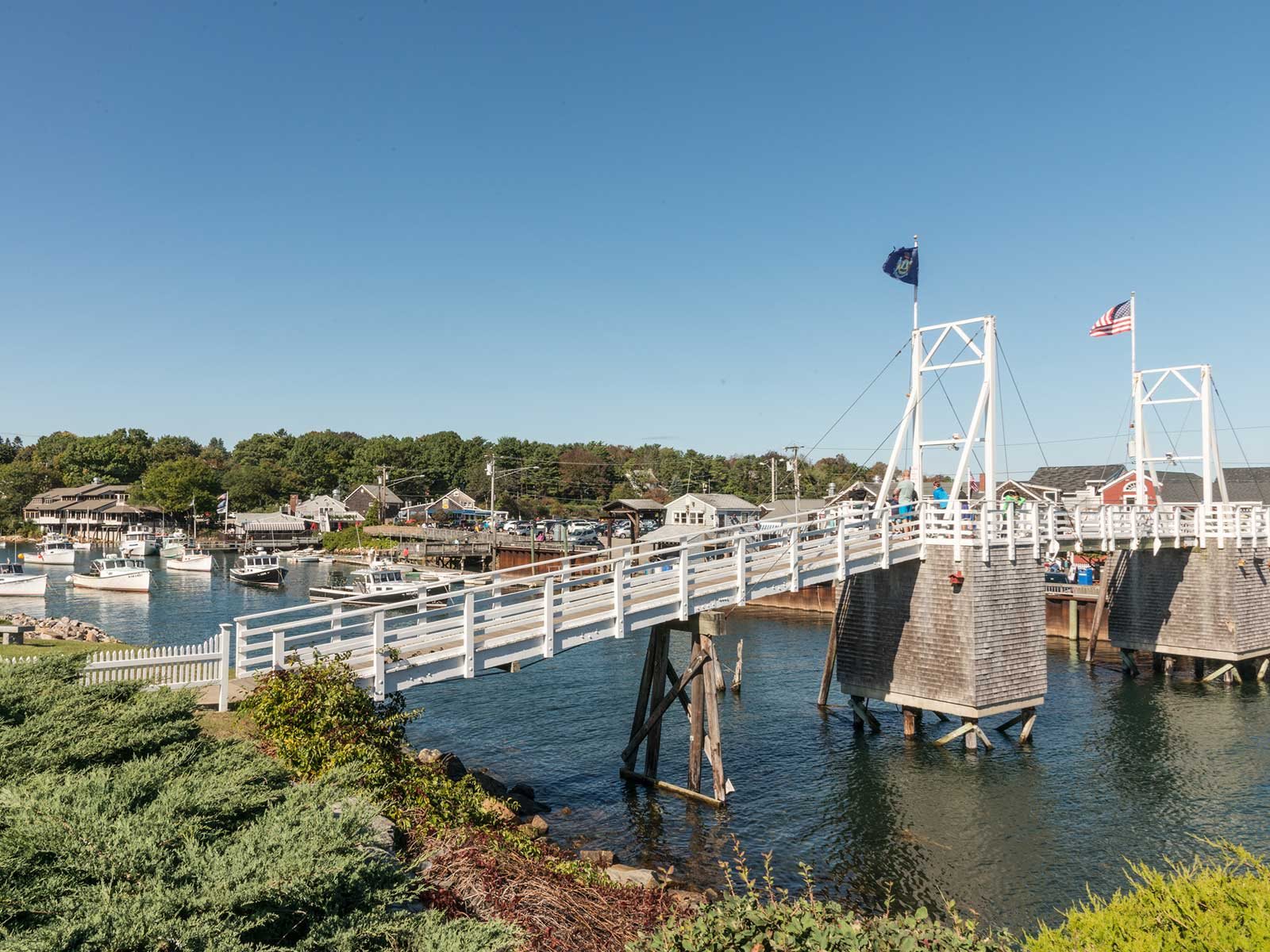 ogunquit bridge over river