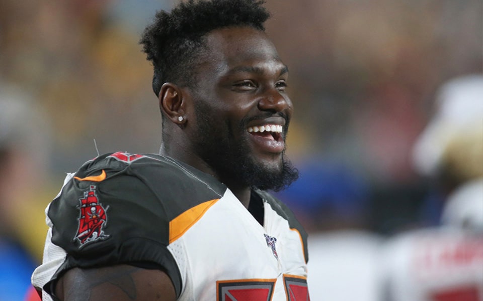 Shaquil Barrett sets Bucs single-season sack record