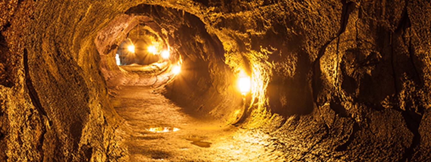 take-a-journey-through-hawaii-amazing-lava-tubes