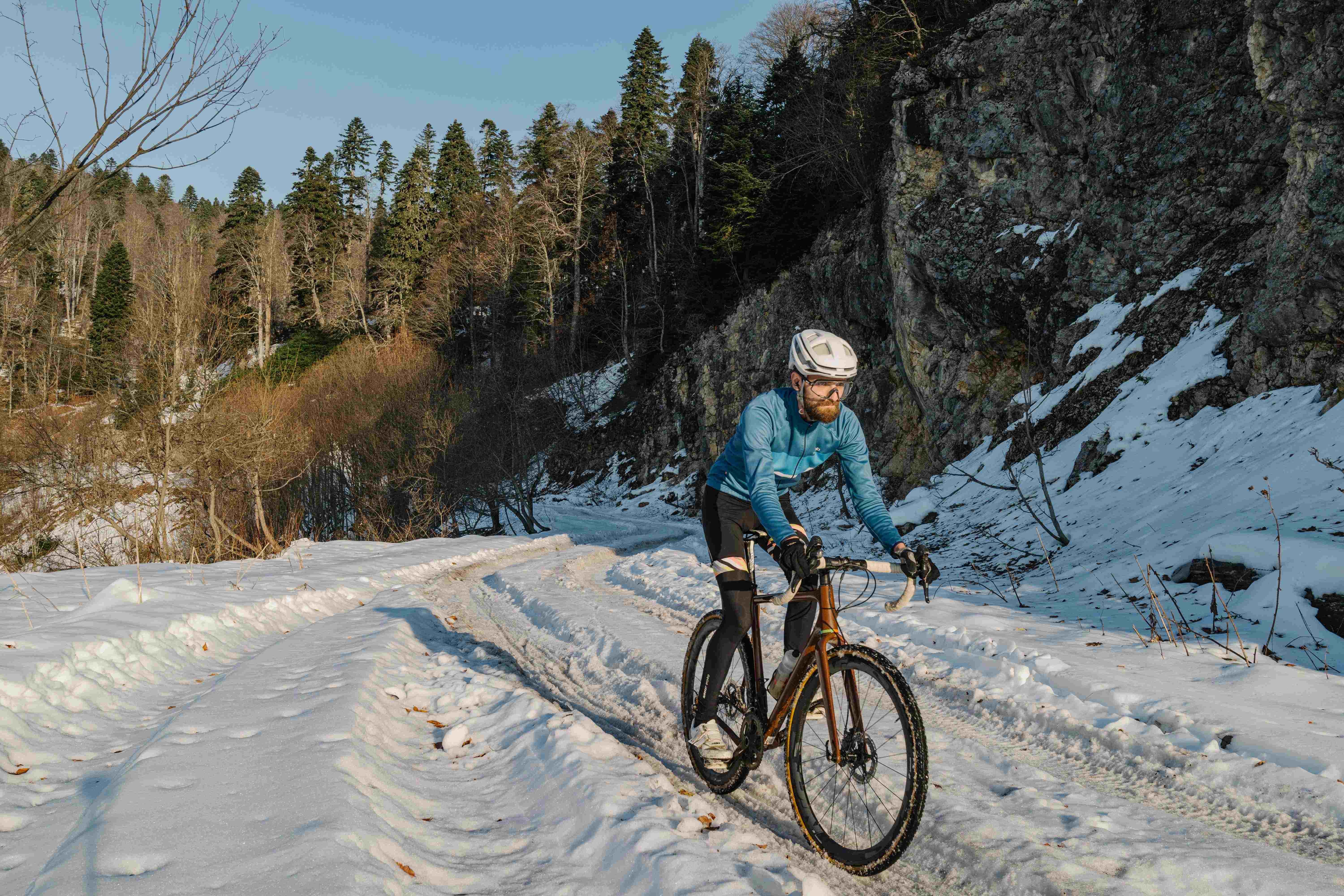 The Complete Guide to Winter Cycling