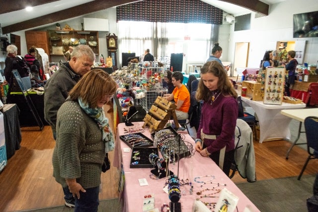 Sarah Aspler, artist, jewelry designer, sells her jewelry at the Curling Club in Baie-D'Urfé on October 19. Photo: Andreas Kurz