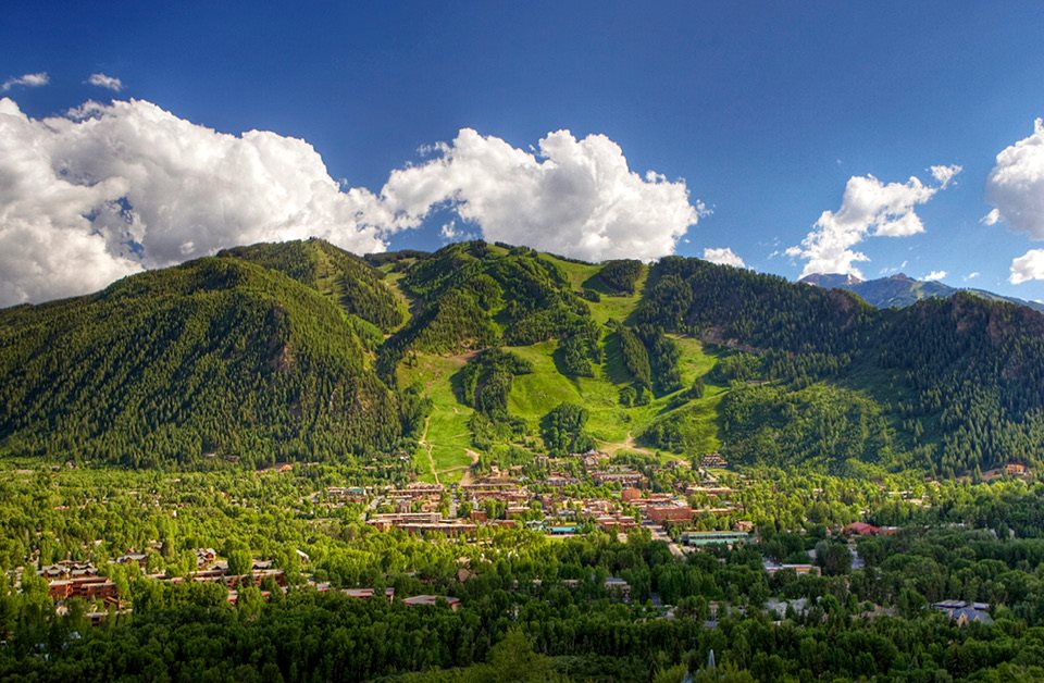 aspen snowmass mountain with clouds