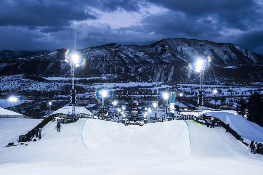 xgames at night with halfpipe