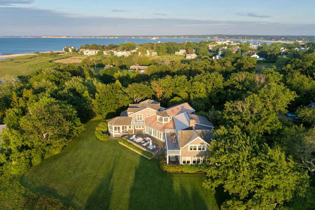 Property Showcase 8 Tuthill Land & 27 Braley's Way, Edgartown