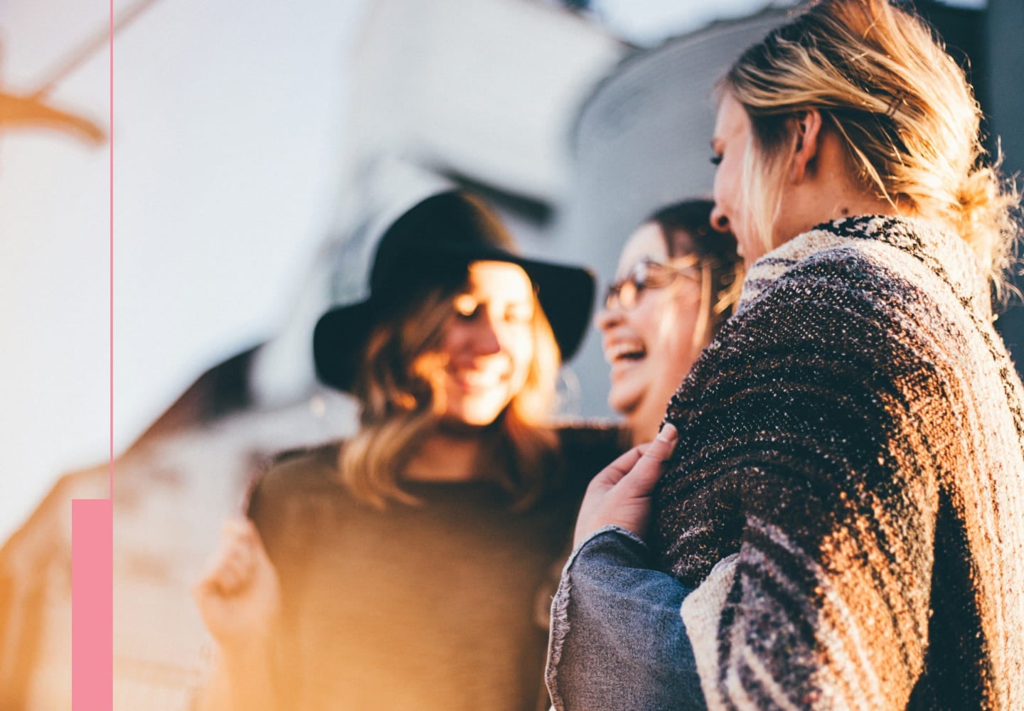 Mujeres ocupando los beneficios de visa Platinum Scotiabank