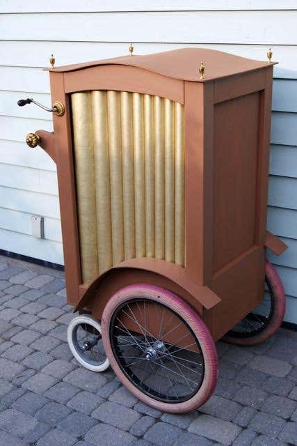Barrel organ from Mary Poppins